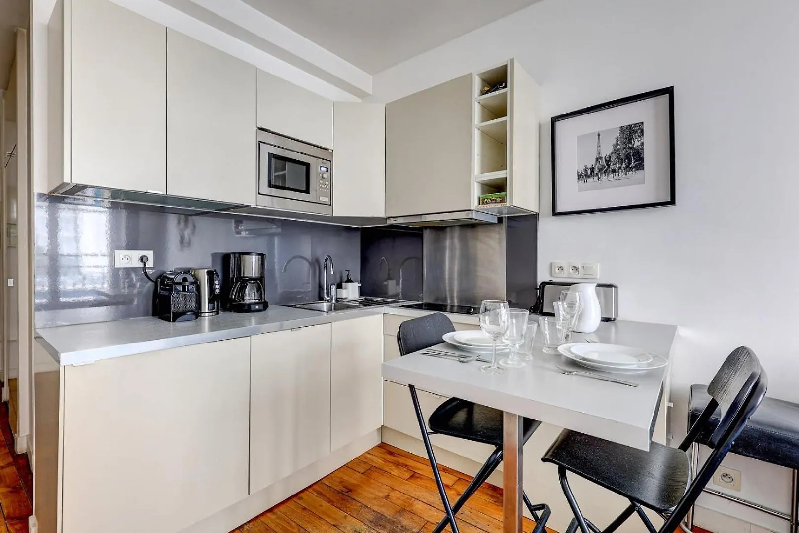 310 Petit Nid Douillet In * Paris